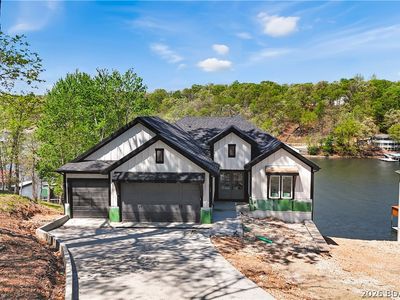 55 Hollow Oak Rd