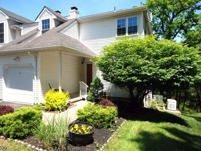34 Delaware Ln