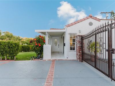 729 Glenmore Blvd