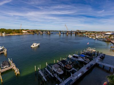 321 Bream Ave UNIT 605