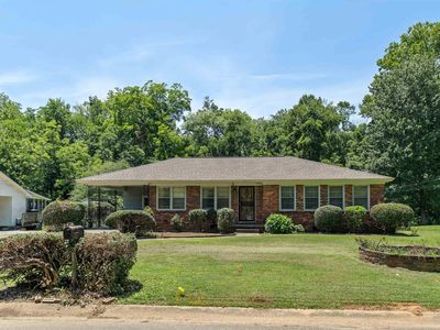 829 Twin Lake Dr