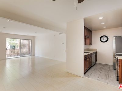 5460 White Oak Ave Unit K103