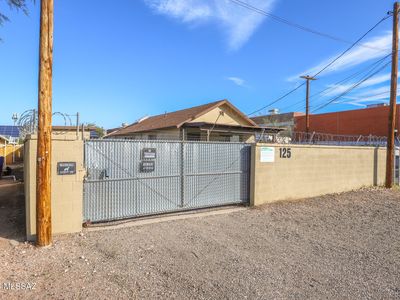 125 E Flores St
