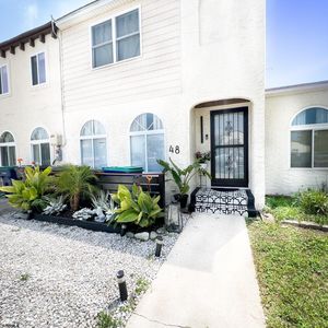 48 Delmar Dr