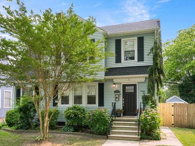 21 Laurel Ave