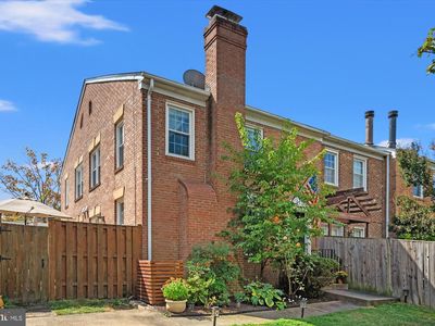912 Bernard St