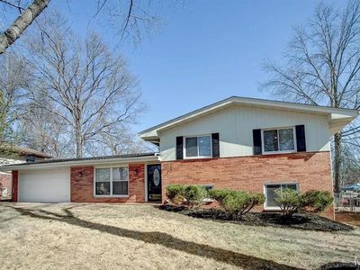 824 English Ln