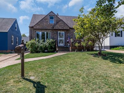 Property at 7325 Traymore Ave, Brooklyn, OH