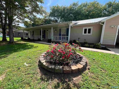 392 Quailwood Ln SE