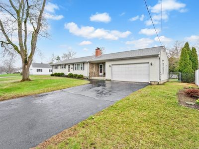 2 Carriage Dr