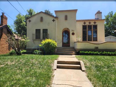 30 La Salle Ave