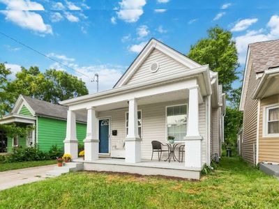 305 E 4th St