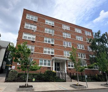 154 Bowers St APT 2D