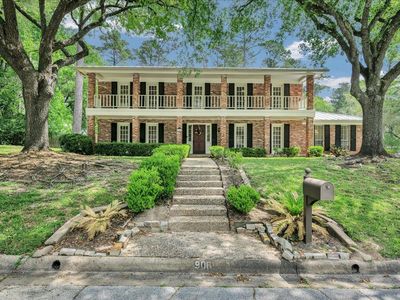 906 Woodland Dr
