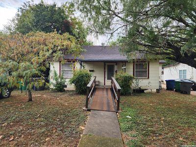 706 W Lullwood