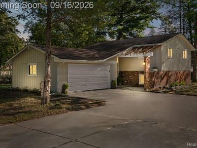1960 Glen Iris Dr