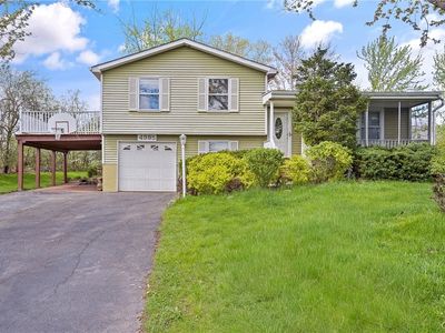 4985 Woodmark Dr