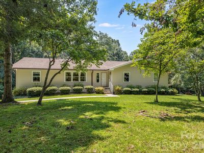 11 E Ridgeway Dr
