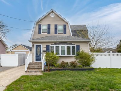Property at 364 S Broadway, Lindenhurst, NY