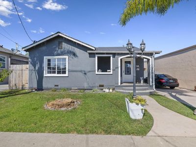 12 Eastern Dr