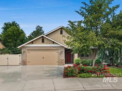 2372 E Lochmeadow Ct