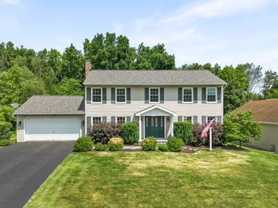 16 Country Knoll Dr