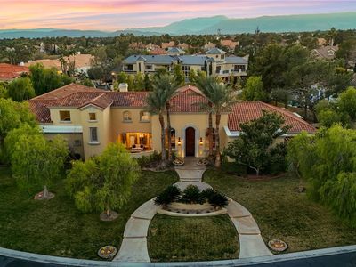 9001 Emerald Hill Way