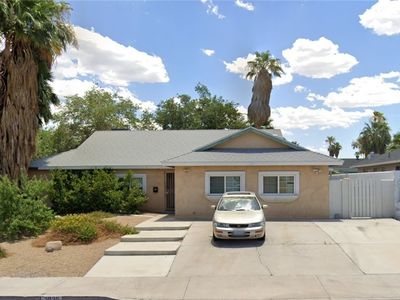 3939 Meadowglen Dr