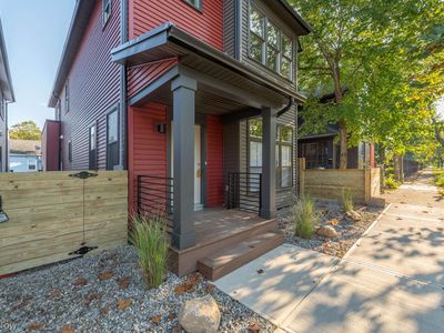 3011 Monroe Ave