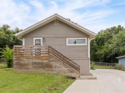 1131 N 49th Ter