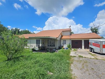 712 Oak Ave