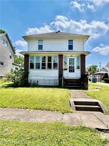 365 W Indiana Ave