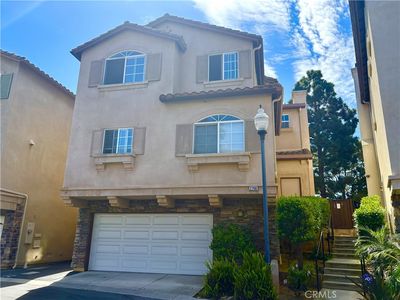 2768 Border Ave