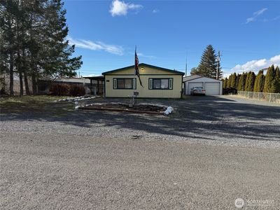 156 NW Moses Lake Avenue