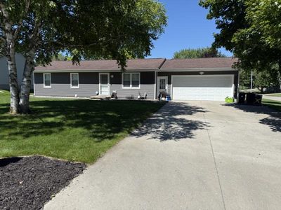 4881 Hemlock Ln