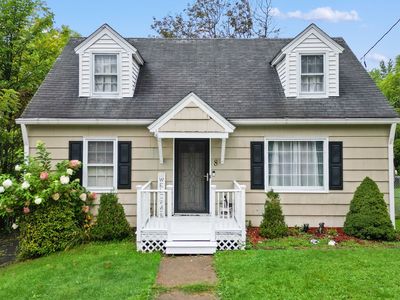8 Spurr Ave