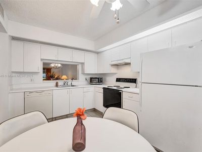 800 SW 137th Ave APT 102G