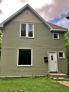 320 Augusta Ave SE