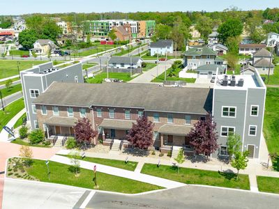 746 N Notre Dame Ave