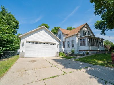 411 E Gustavus Ave