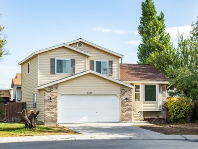 Property at 3438 W Charlesworth Cir, West Jordan, UT
