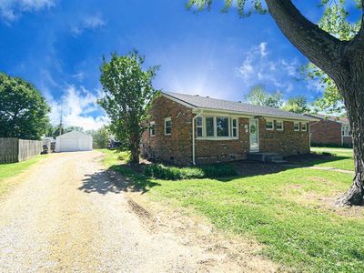 900 Isaac Shelby Dr