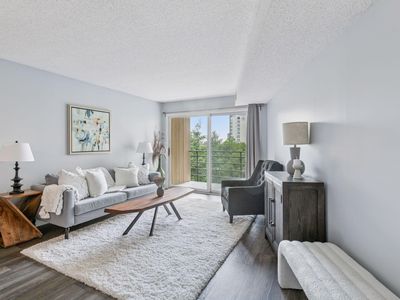 1200 Nicollet Mall APT 523