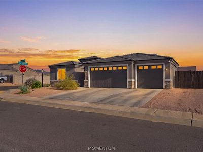 2627 E Estrella Vista