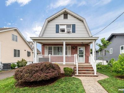 379 Kingsland Ave