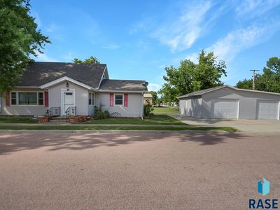Property at 205 1st Ave E, Avon, SD
