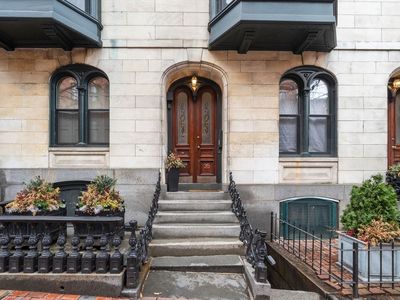 35 Hancock St APT 4
