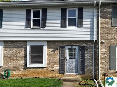 15 W Chestnut St