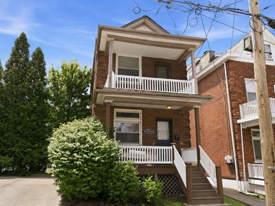 221 E Rochelle St