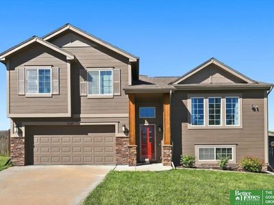 Property at 14320 Tregaron Dr, Bellevue, NE